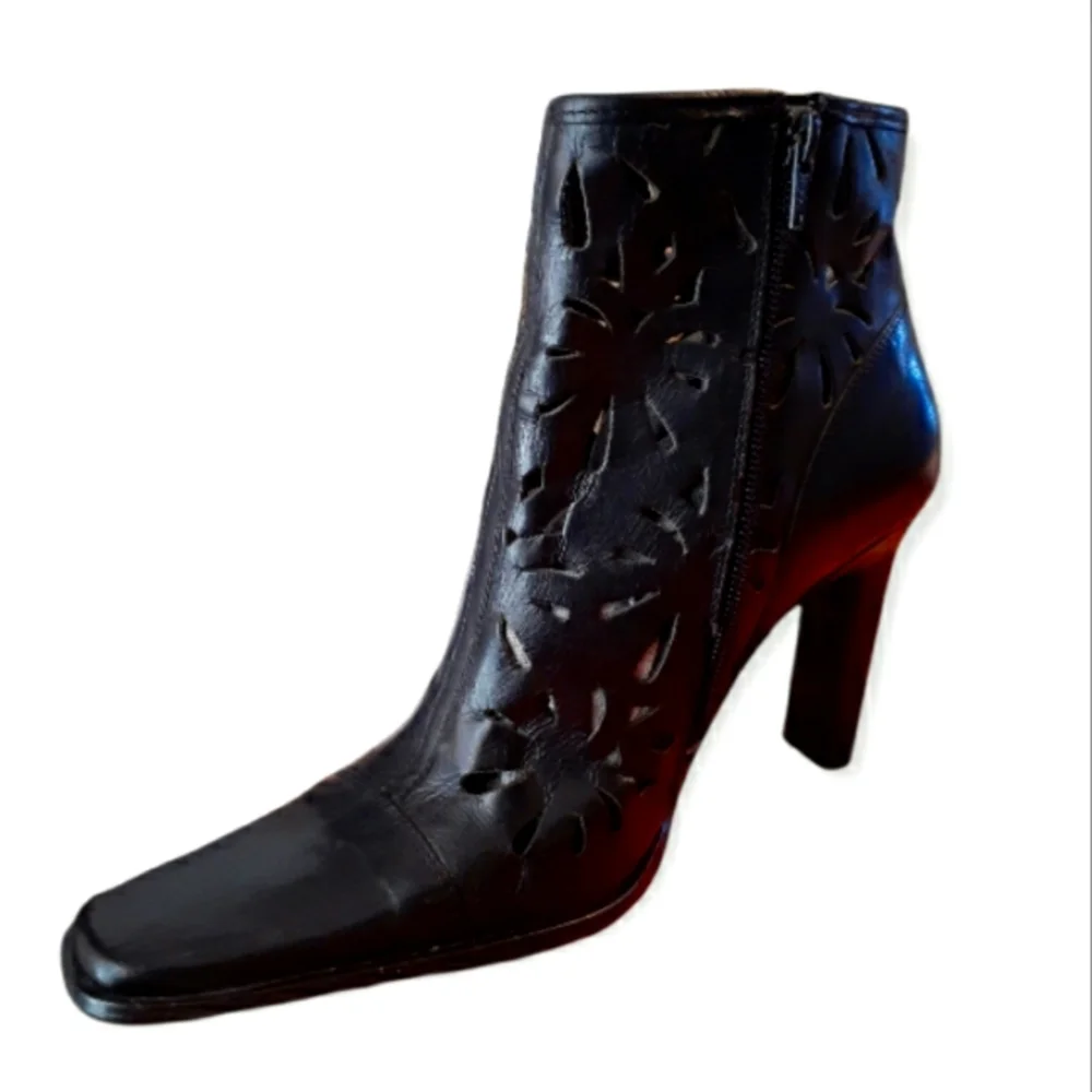 Bruno Valenti Booties - Picture 1 of 6